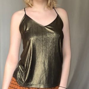 r 3/20$⭐️Gold tank top
